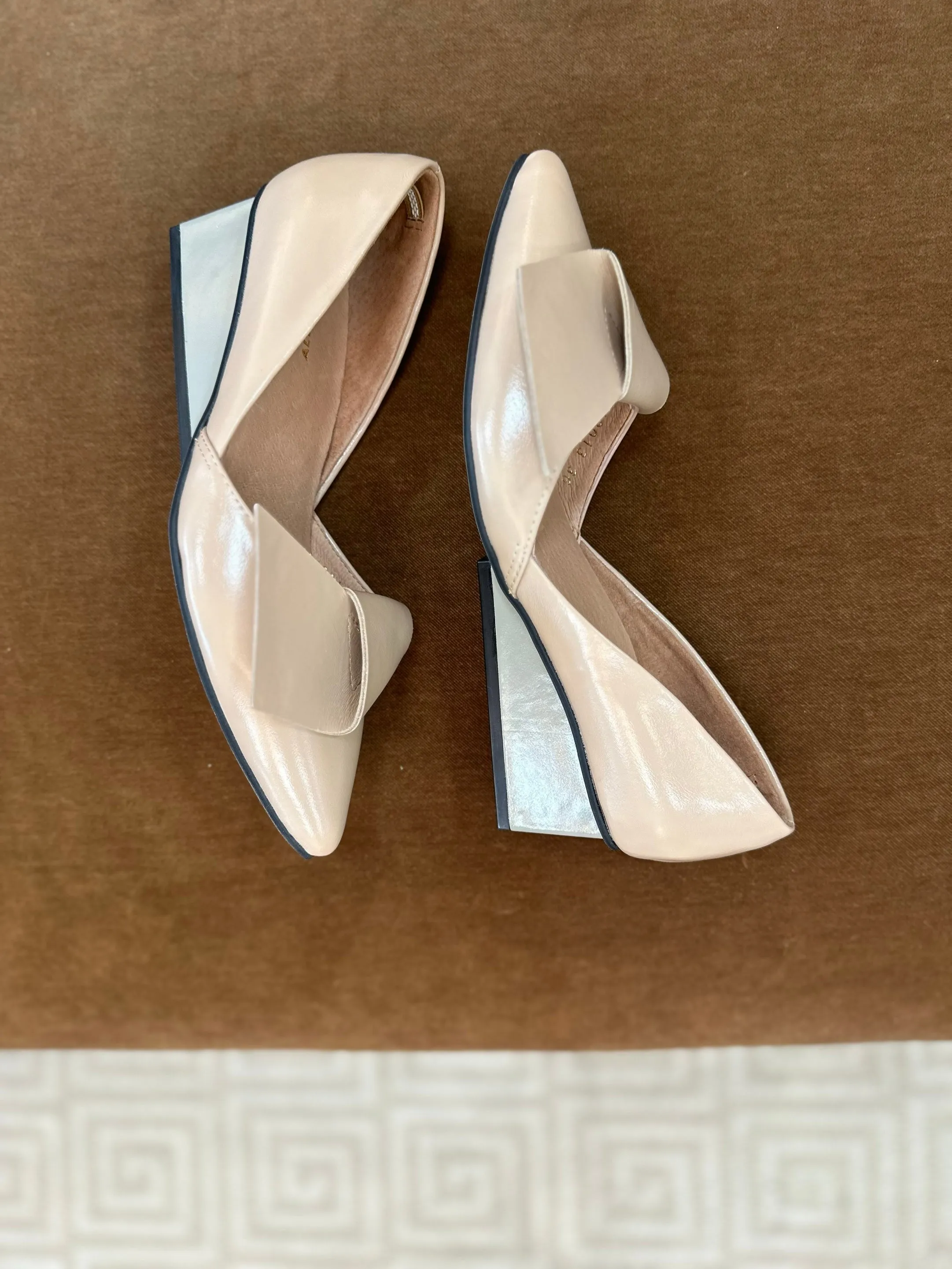 Half Bow Square Wedge - Nude