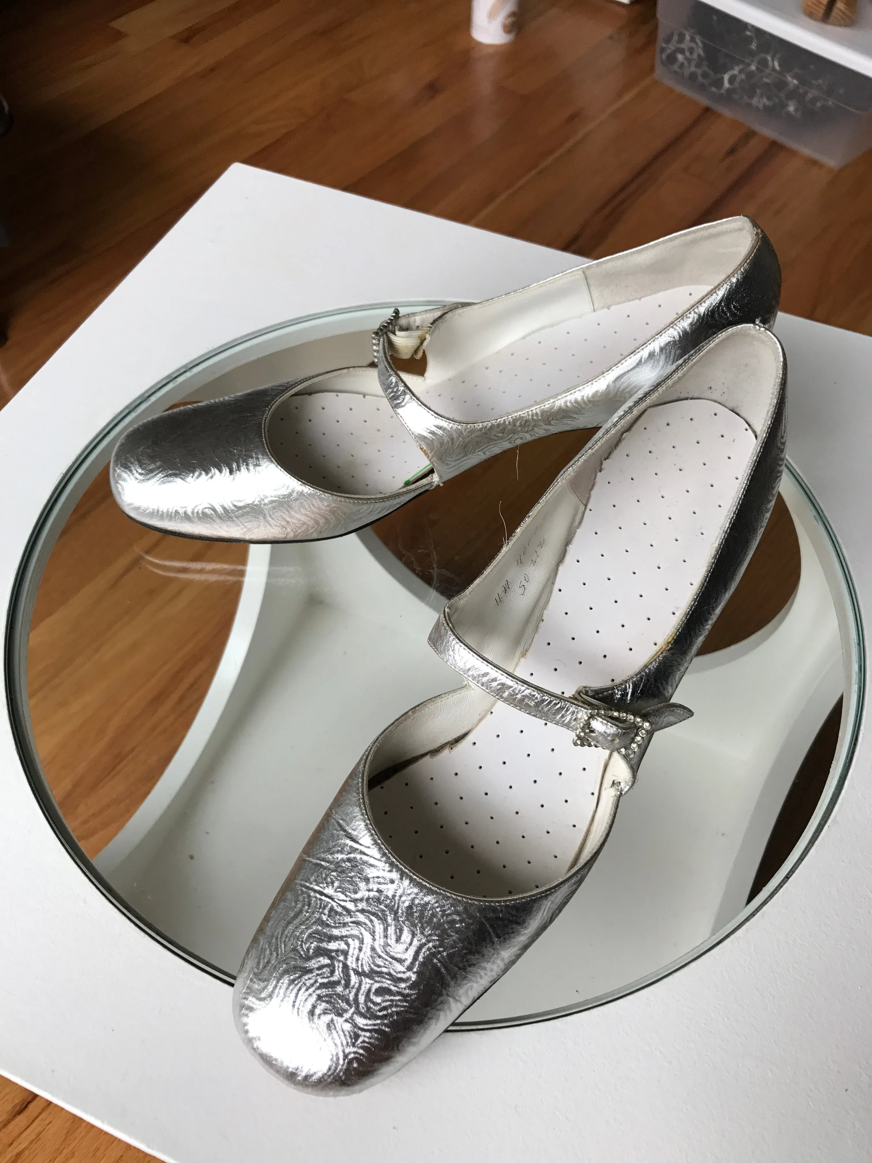 Vintage 60's Silver Mary Janes - Rare Size 10!