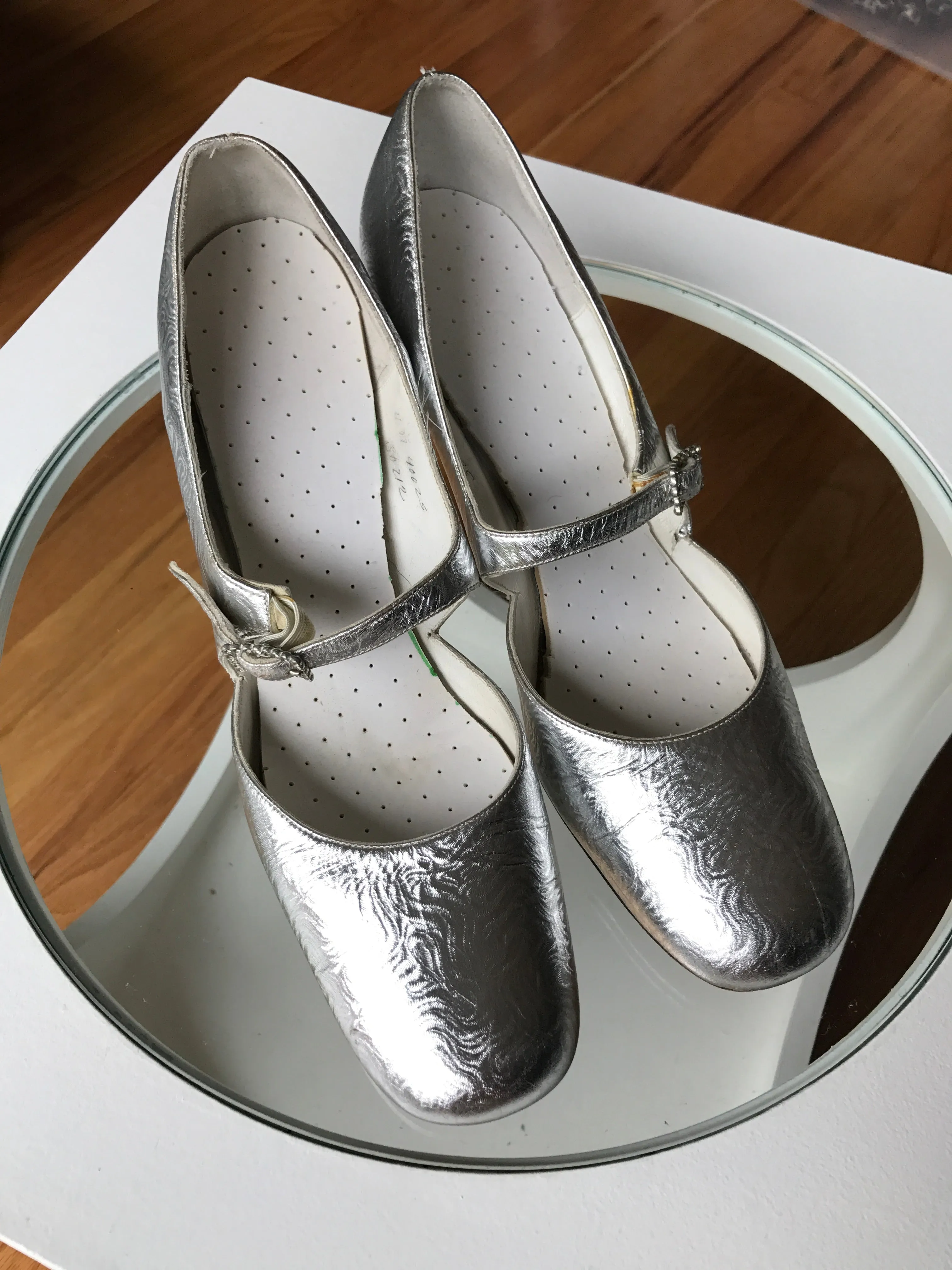 Vintage 60's Silver Mary Janes - Rare Size 10!